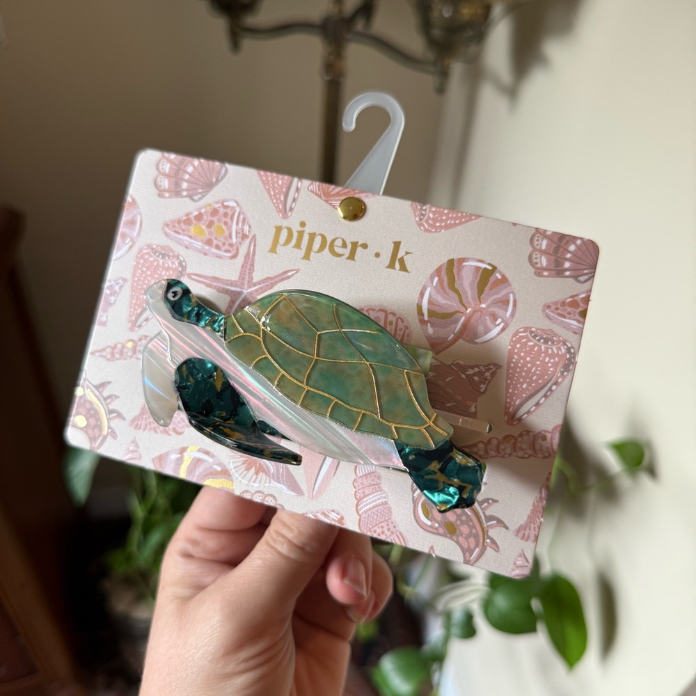 Viral Piper K Green Turtle Hair Clip